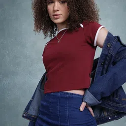 The Roadster Life Co. Contrast Trim Crop T-shirt-image-15