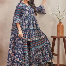 BLACK PATTI Women Self Design Viscose Rayon Kurta Sets With Dupatta-picture-24