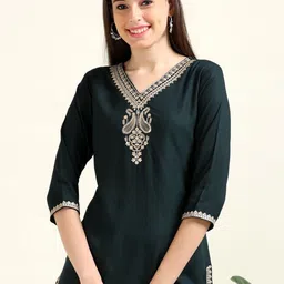 neonari Floral Embroidered V-Neck Kurti-picture-10