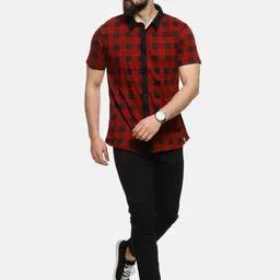 Campus Sutra Men Red & Black Regular Fit Checked Casual Shirt image 4