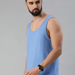 Huetrap Men Blue T-shirt image 3