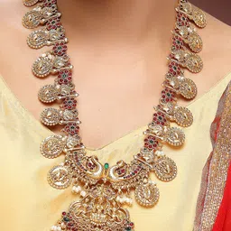 KARATCART Gold-Plated Laxmi Mata & Peacock Rani Haar Temple Jewellery Set image 5