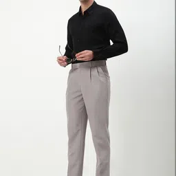 SHOWOFFFF Men Comfort Slim Fit Low-Rise Pleated Trousers image 2