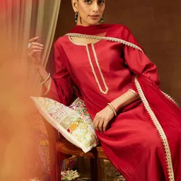 Janasya Women Yoke Design Regular Gotta Patti Chanderi Silk Kurti with Trousers & With Dupatta image 2