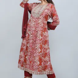 SHIFORY Women Floral Printed Regular Kurta with Trousers & With Dupatta image 3
