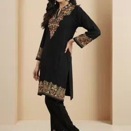 Zamour Embroidered Mandarin Collar Tunic With Trouser Co-Ords image 5