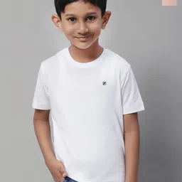 Friskers Boys White 2 Pockets T-shirt image 1