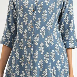 NAVYAAZRI Women Floral Printed Kurta image 2
