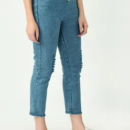 NEUNK Women Comfort Regular Fit Mid-Rise Low Distressed Light Fade Stretchable Jeans image 5