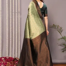 Snofi Creation Ethnic Motifs Woven Design Zari Kanjeevaram Saree image 4