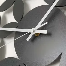 QEZNEF Black Solid Geometric Traditional Wall Clock image 4