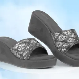 Mochi Textured Wedge Sandals-picture-34