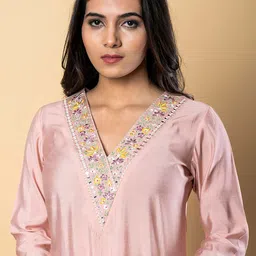 Readiprint Floral Embroidered Mirror Work V-Neck Straight Kurta With Trousers image 4