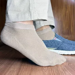 The Tie Hub Pack Of 3 Self Design Ankle-Length Socks image 4