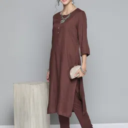 HERE&NOW Women Burgundy Solid Kurta with Trousers-picture-18