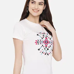 Dreambe Women Typography Printed T-shirt image 4