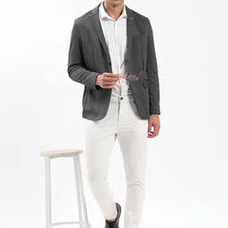 SHOWOFFFF Slim-Fit Notched Lapel Single Breasted Blazer image 2
