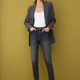 Trendyol Women Regular Fit Mid-Rise Light Fade Jeans-image-92