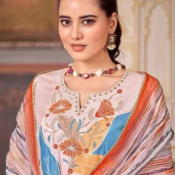 HRITIKA Women Floral Printed Regular Kurta with Trousers & With Dupatta image 2