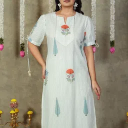 Aramya Women Floral Printed Kurta-image-54