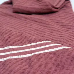 Myntra Elegant Homes Navy Blue & Red 2 Pieces Striped Cotton 400 GSM Bath Towels image 5