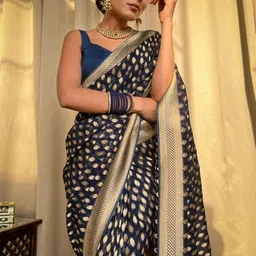 CANIZZARO Ethnic Motifs Woven Design Zari Banarasi Saree image 3