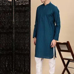 House of Pataudi Men Textured Straight Kurta With Trouser image 2