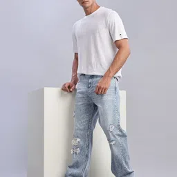 Tommy Hilfiger Men Classic Straight Fit Mildly Distressed Heavy Fade Stretchable Jeans-image-12