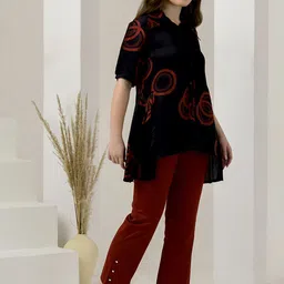 First Resort by Ramola Bachchan Printed Shirt Collar Linen Shirt With Trousers image 2