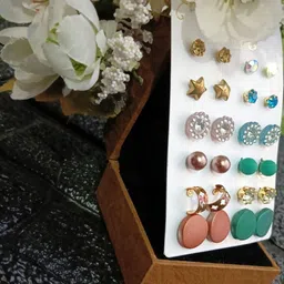 STING BEE Pack Of 12 Pair Of Studs Earrings image 4