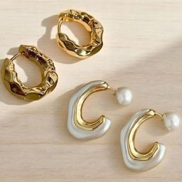VAGHBHATT Women Set Of 2 Gold Textured Hoop & Pearl Stud Earrings-picture-47
