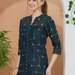 Meena Bazaar Women Geometric Printed Kurta image 3