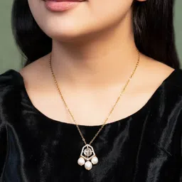 Tyaani Jewellery by Karan Johar 18KT Harpreet Polki & Diamond Pendant Chain image 3