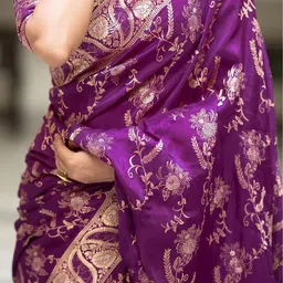 ZIKARAA Floral Zari Handloom Saree image 5
