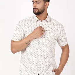 Indian Terrain Abstract Printed Spread Collar Regular Fit Cotton Casual Shirt-picture-19