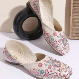 AROOM Women Embellished Round Toe Mojaris Flats-picture-12