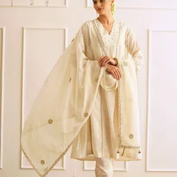 JAYPORE Floral Embroidered Cotton Silk Dupatta With Thread Work-image-26