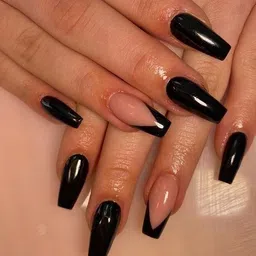 caterinachiara High Shine Nail Polish.black black image 3