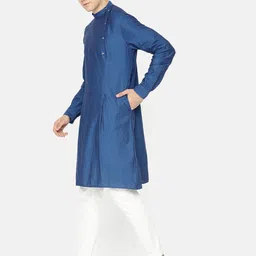 Freehand by The Indian Garage Co Men Blue Solid Straight Kurta-picture-34