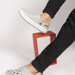 Carlton London Men Rubber Clogs image 5