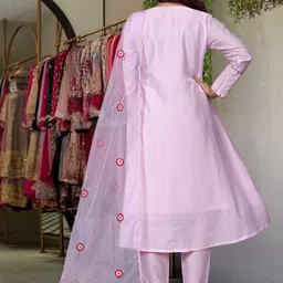 CaniBani Women Floral Embroidered Panelled Thread Work Chanderi Silk Kurta with Trousers & With Dupatta image 2