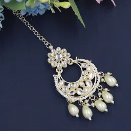 Women Click Gold-Plated Stones Studded Jewellery Set image 4