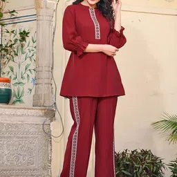 VIBE VISION Floral Embroidered Mandarin Collar Tunic & Trouser image 3