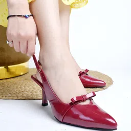 Shoetopia Bow Applique Detailed With Buckle Closure Block Heel Sandals - Red-image-53