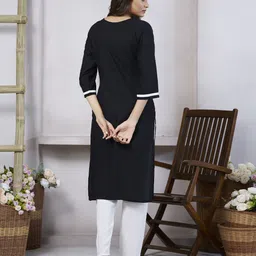 SHREE LAXMINARAYAN EXPORT Embroidered V-Neck Calf-Length Kurta image 5