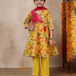 Pspeaches Blended  Three Fourth Sleeves Floral Printed Anarkali Kurta Pant With  Dupatta - Yellow-picture-16