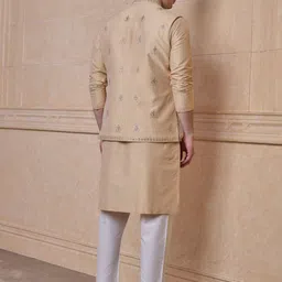 Tasva Men Regular Thread Work Pure Cotton Kurta with Trousers image 4