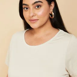 max Women Pockets T-shirt image 5