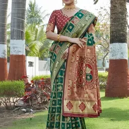 priyashi Woven Design Zari Silk Blend Designer Banarasi Saree image 4