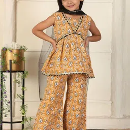 Cutiekins Girls Floral Printed Round Neck Gotta Patti Kurta With Palazzos & Dupatta image 4